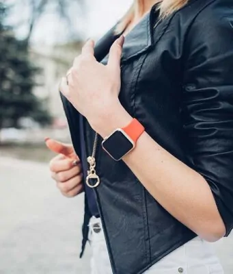 Smart Watch in Modern Fashion